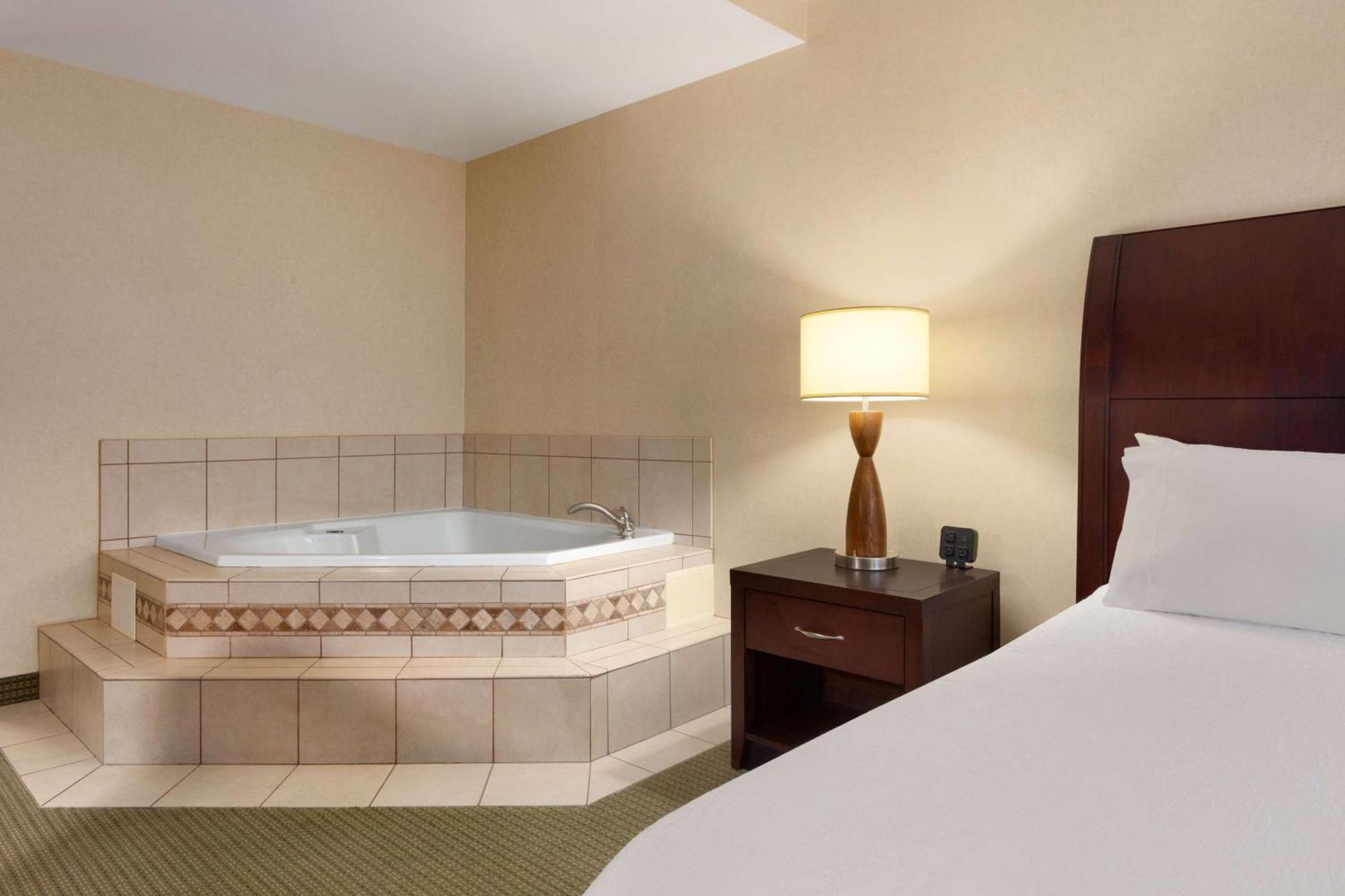 Hilton Garden Inn Dulles North Ашберн Экстерьер фото