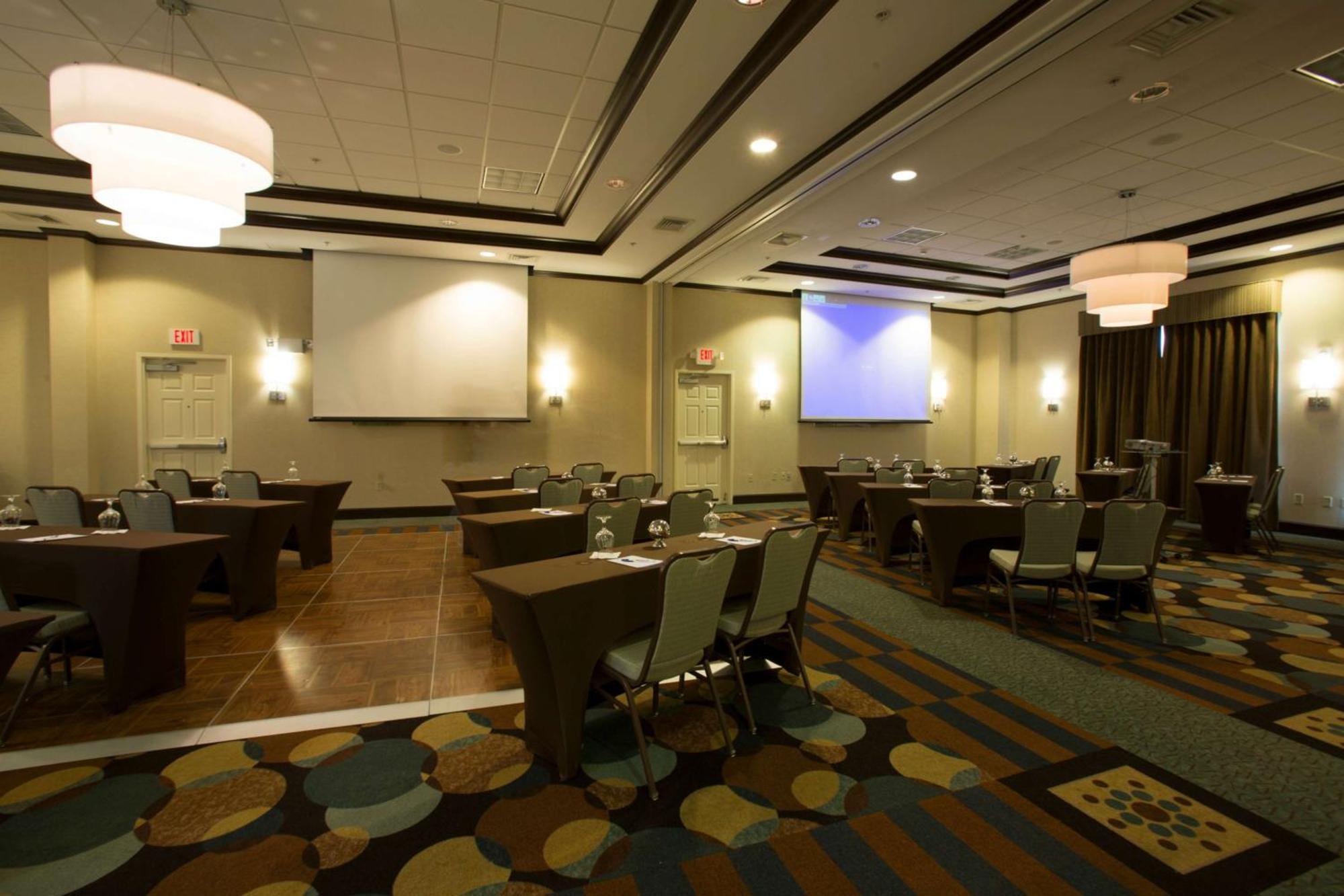 Hilton Garden Inn Dulles North Ашберн Экстерьер фото