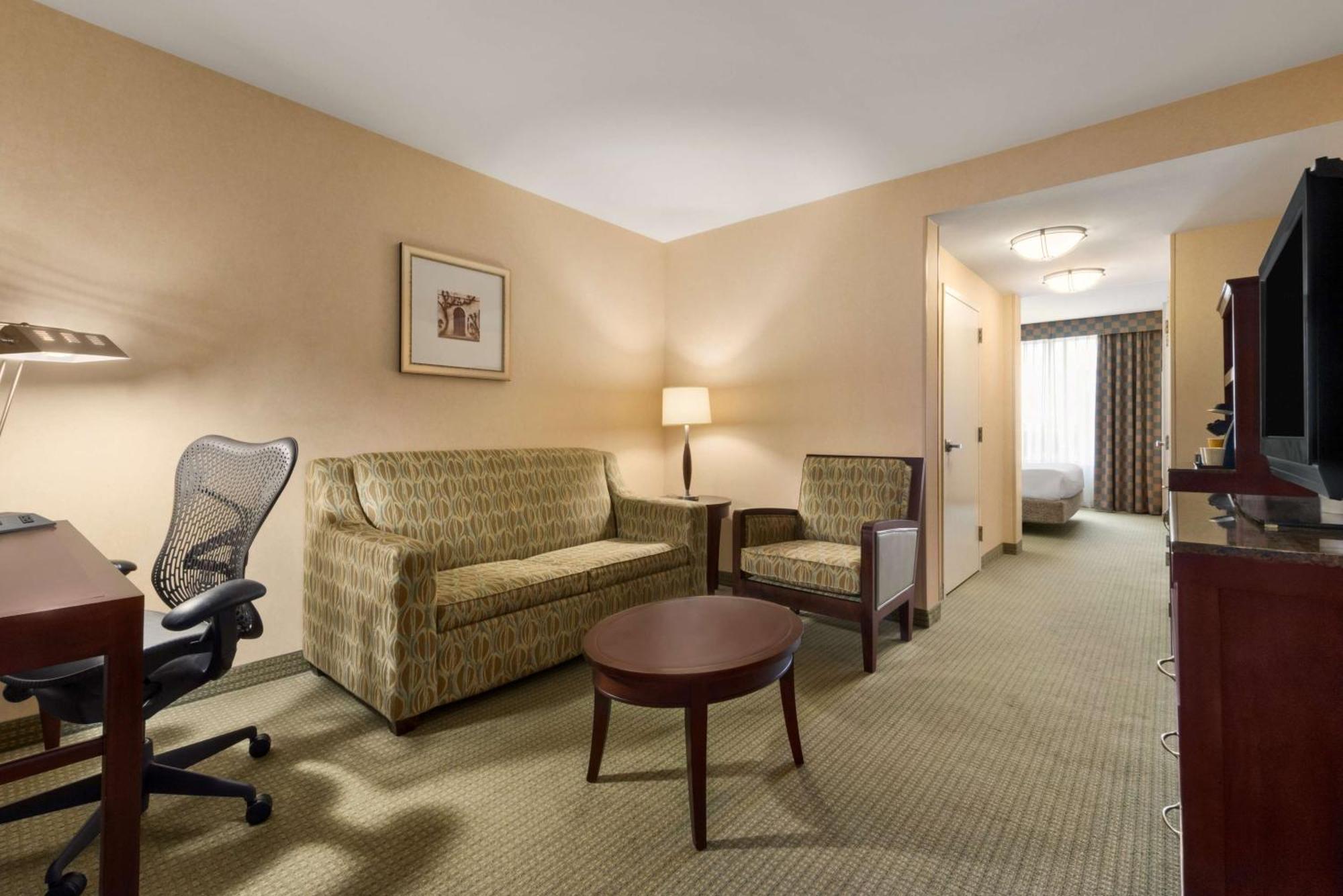 Hilton Garden Inn Dulles North Ашберн Экстерьер фото