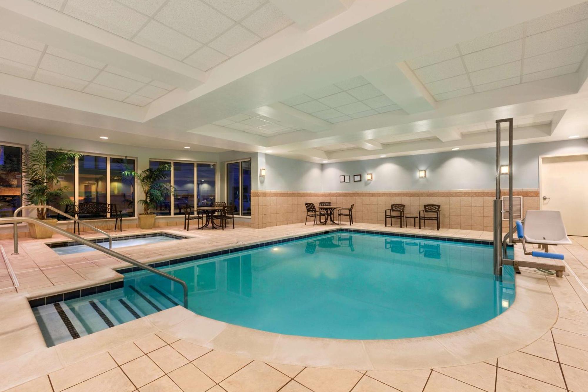 Hilton Garden Inn Dulles North Ашберн Экстерьер фото