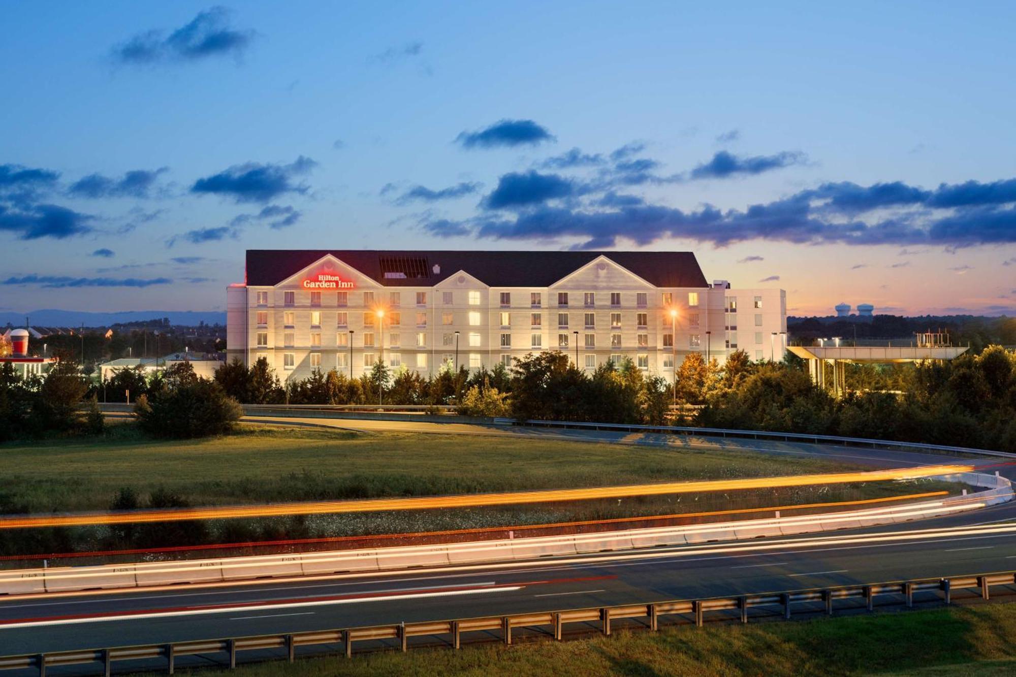 Hilton Garden Inn Dulles North Ашберн Экстерьер фото