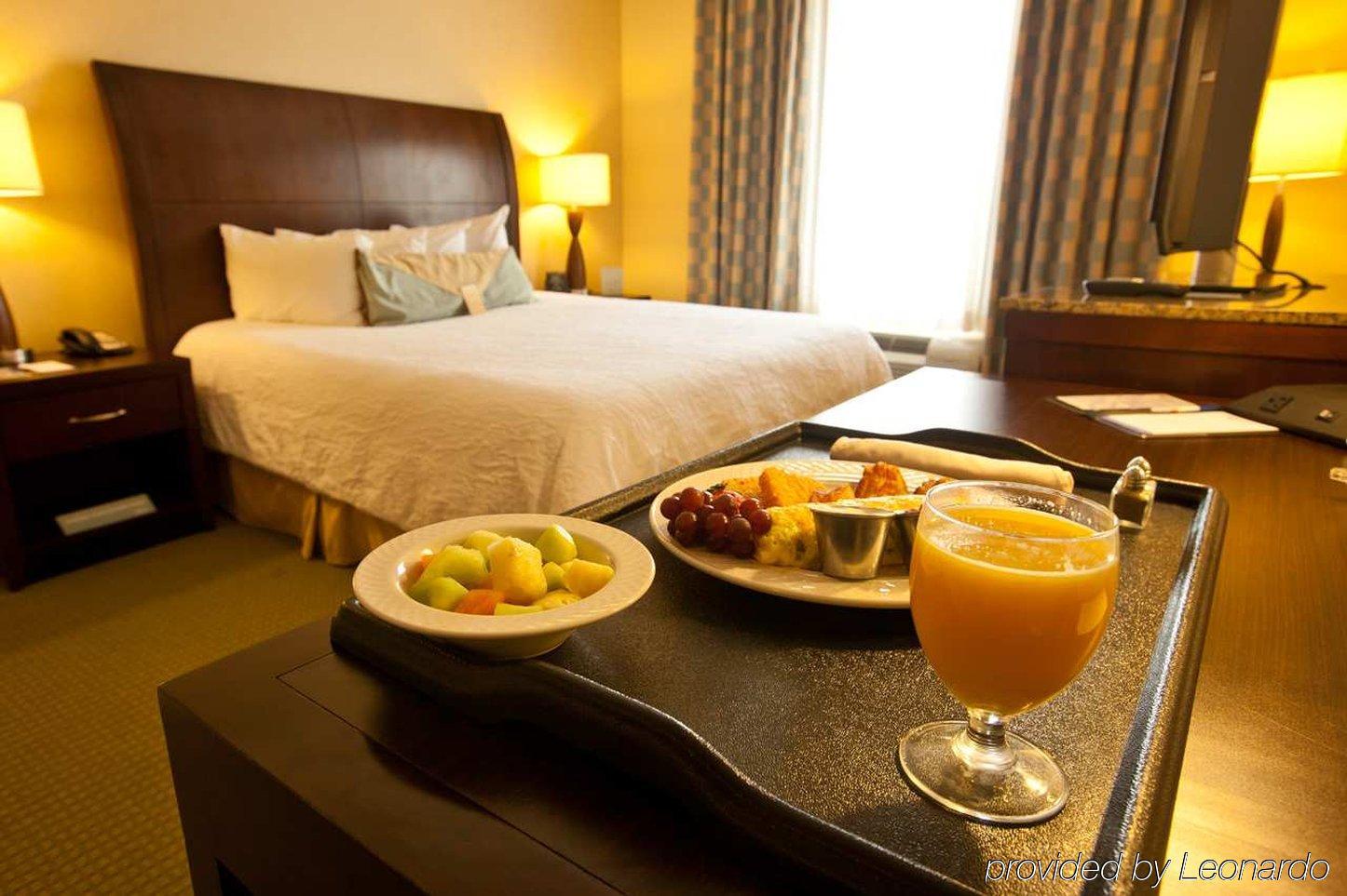 Hilton Garden Inn Dulles North Ашберн Номер фото