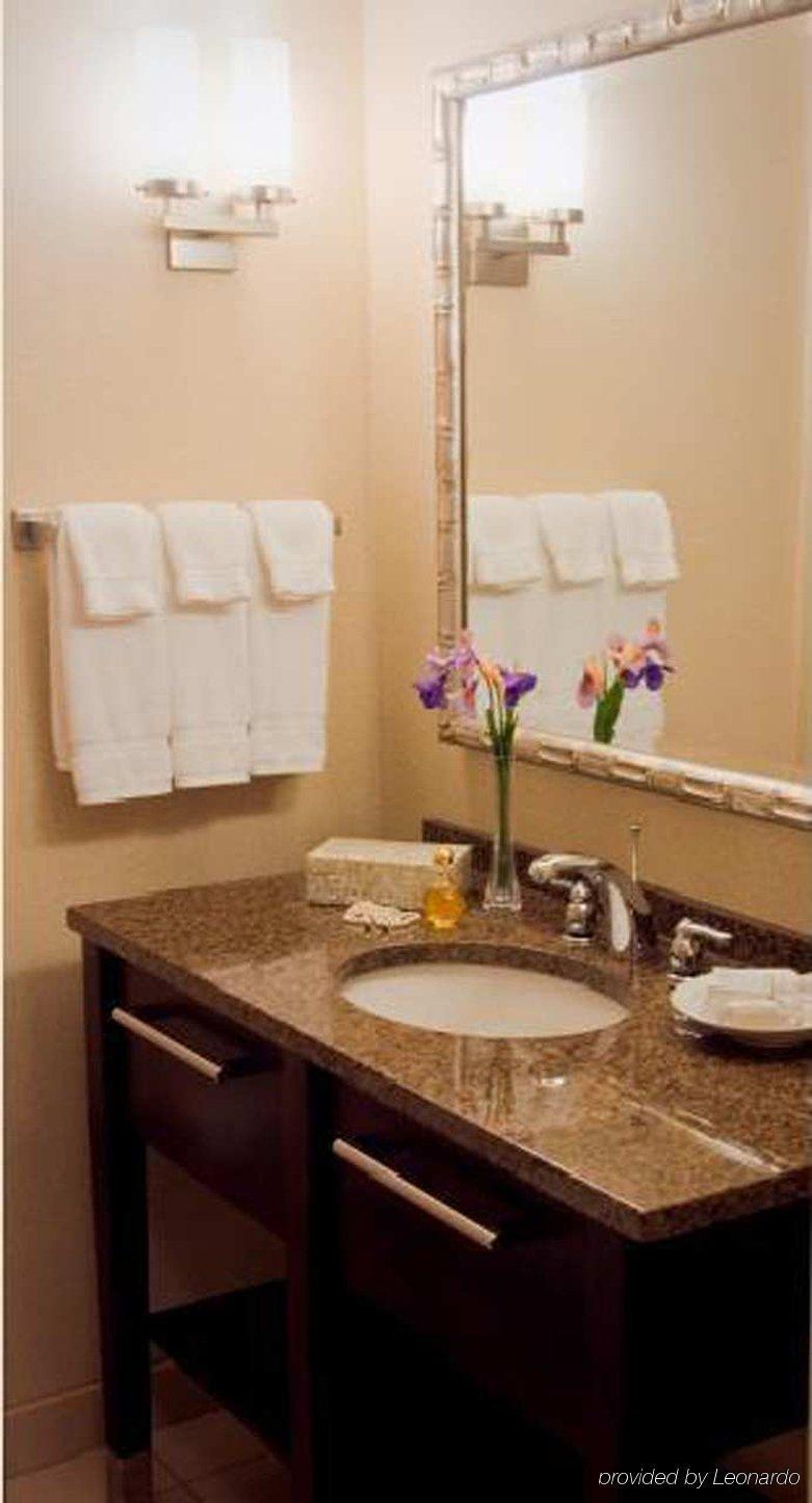 Hilton Garden Inn Dulles North Ашберн Номер фото